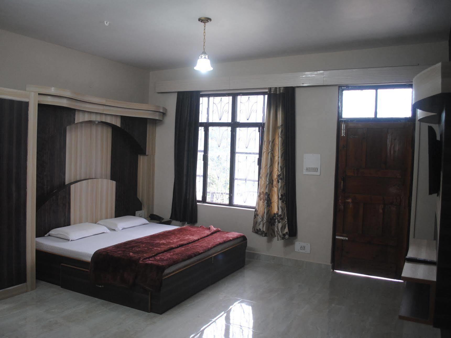 Dharamkot Inn Dharamshala Dış mekan fotoğraf